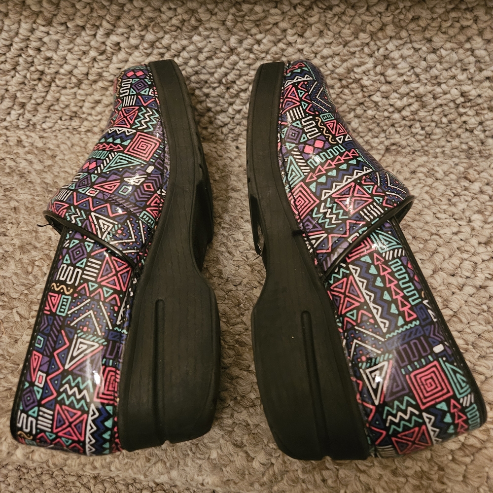 Easy Works Colorful Geometric Pattern Clogs Slip-… - image 4